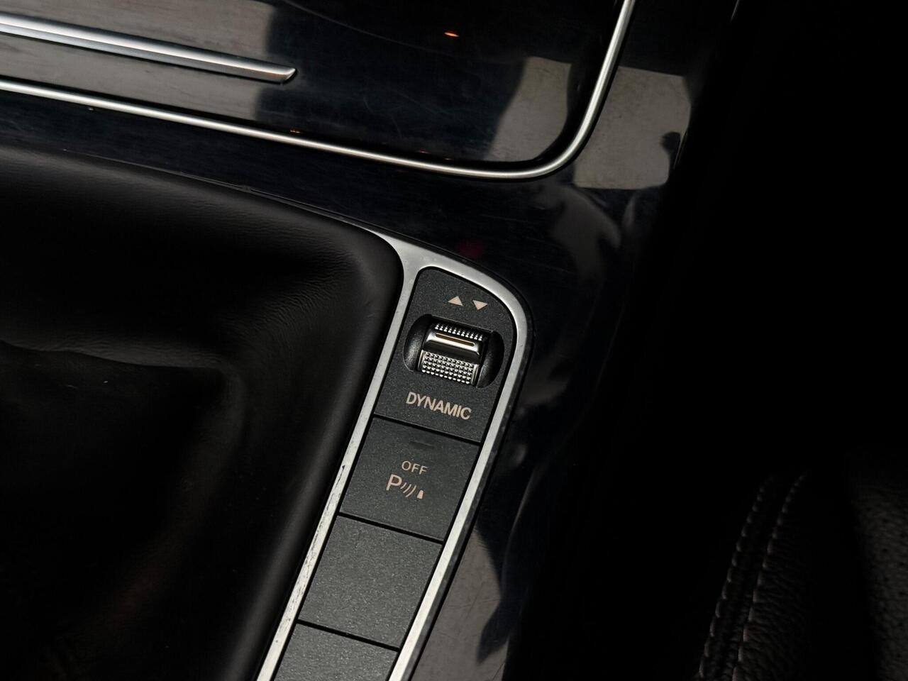 Mercedes-Benz C Class thumbnail Interior Front