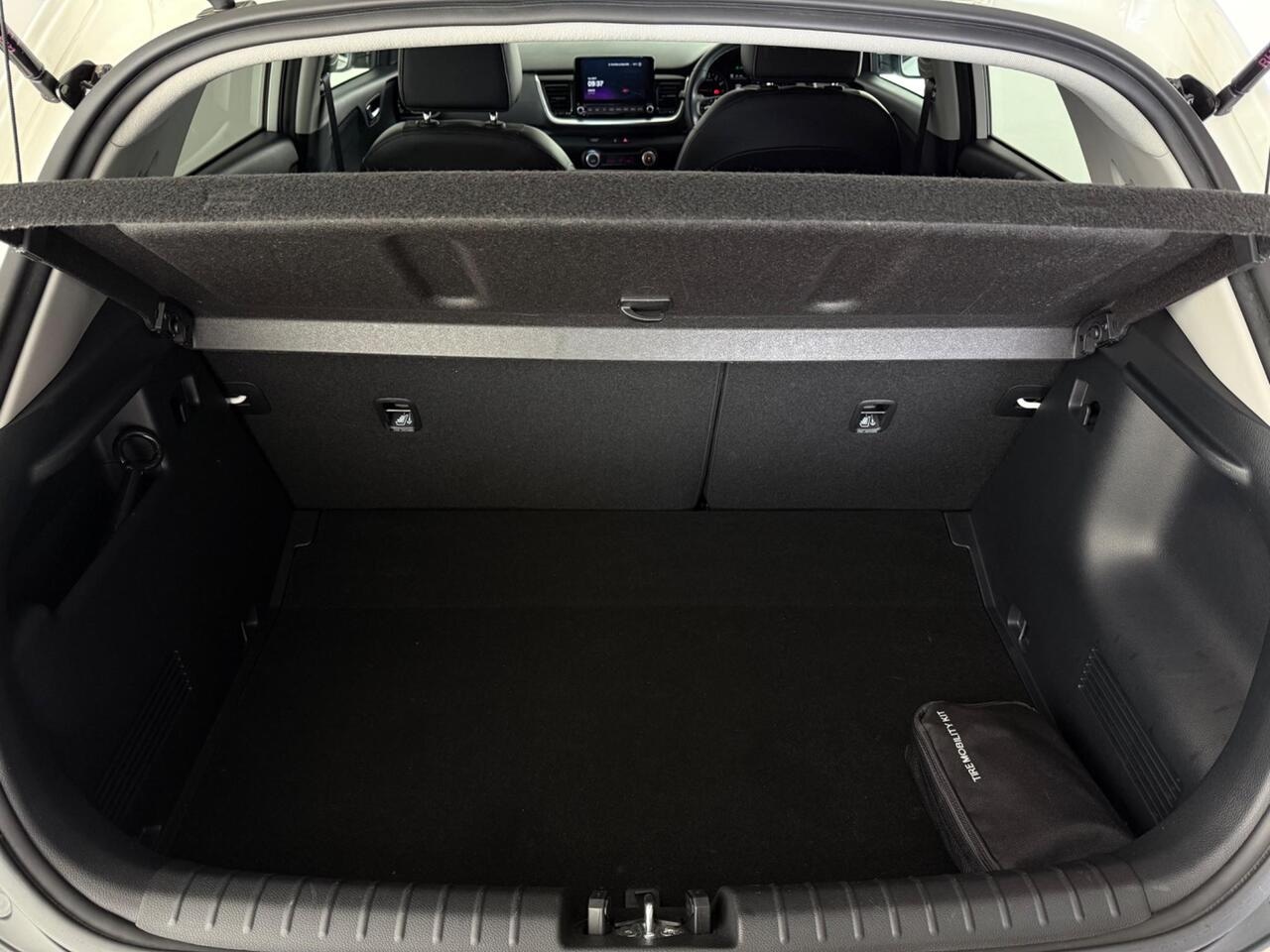 Kia Stonic thumbnail Boot