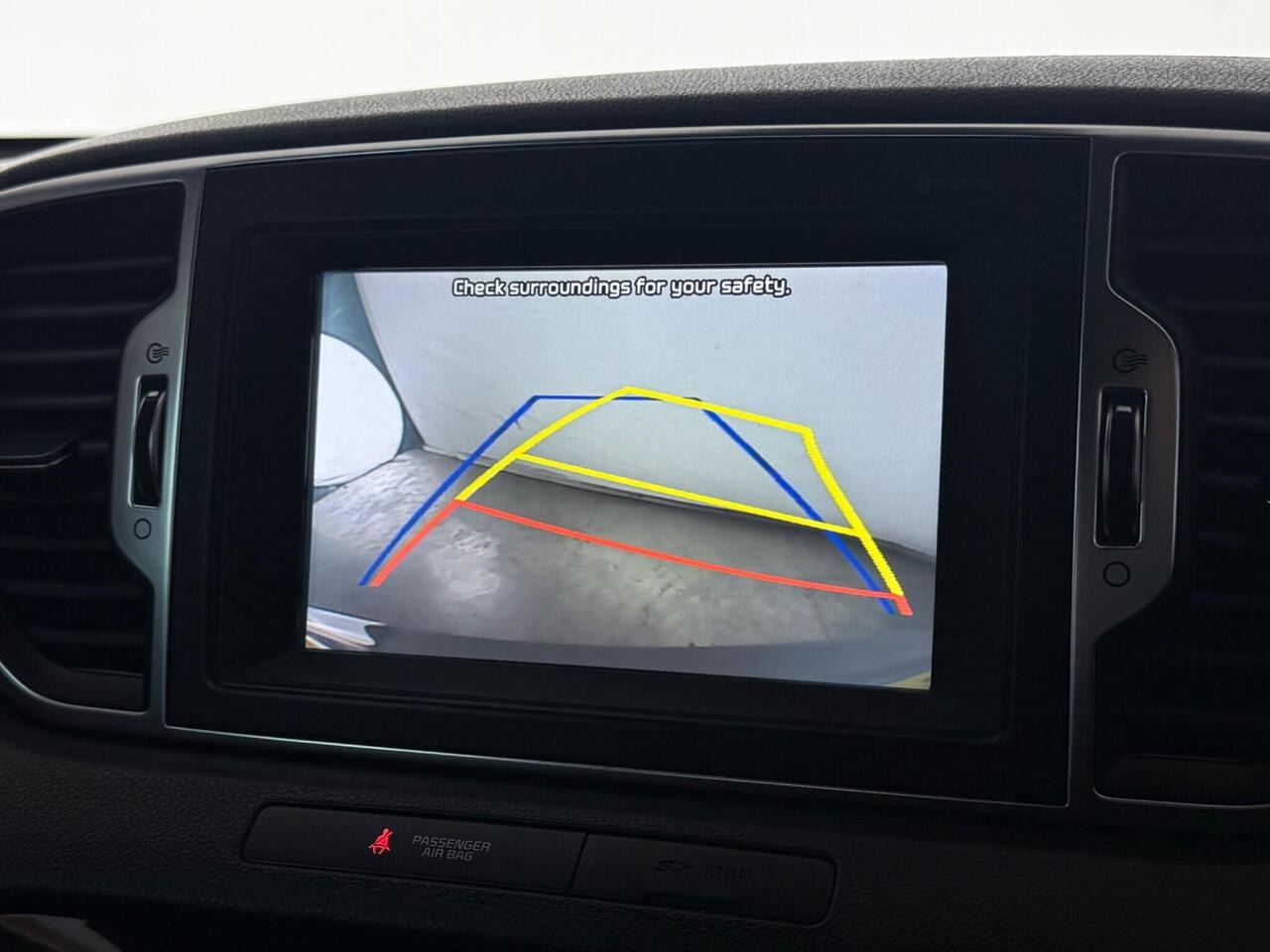 Kia Sportage thumbnail Infotainment System