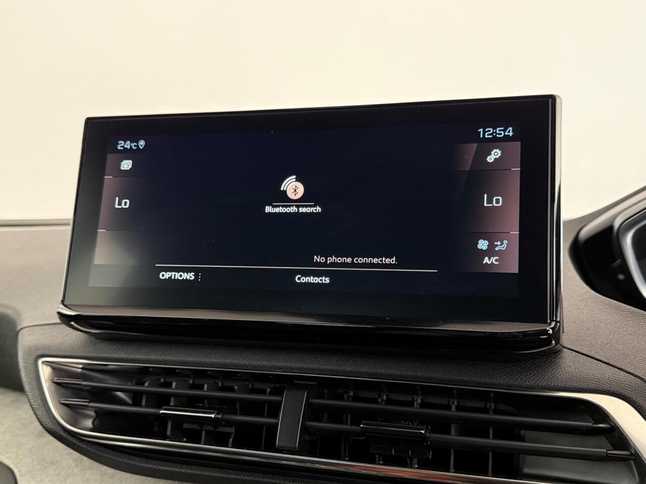 Peugeot 3008 thumbnail Infotainment System