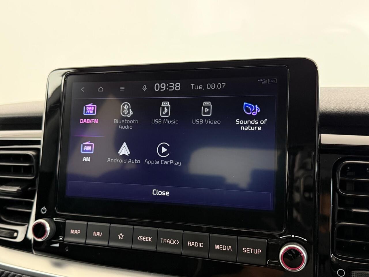 Kia Stonic thumbnail Infotainment System
