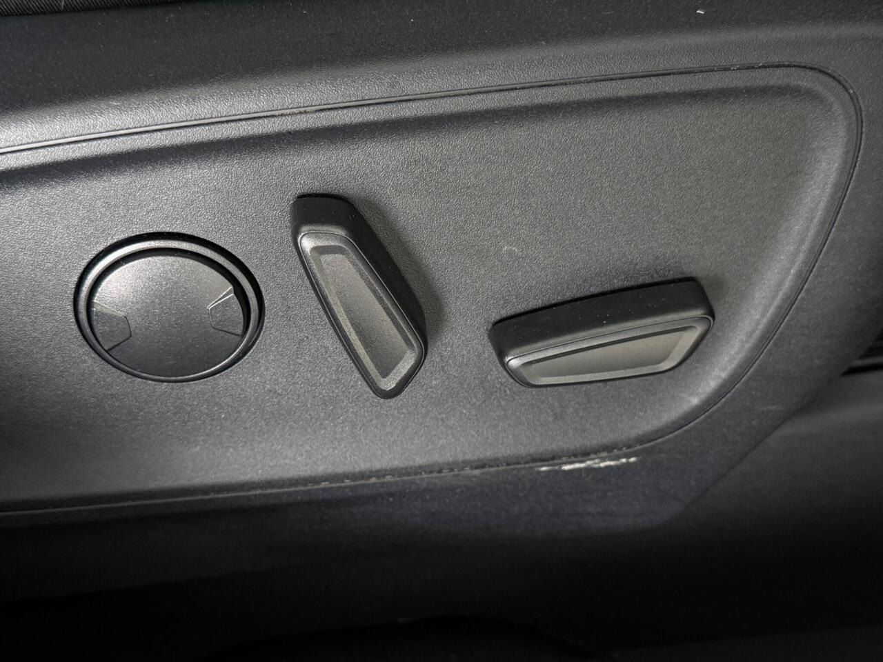 Ford Kuga thumbnail Misc Controls