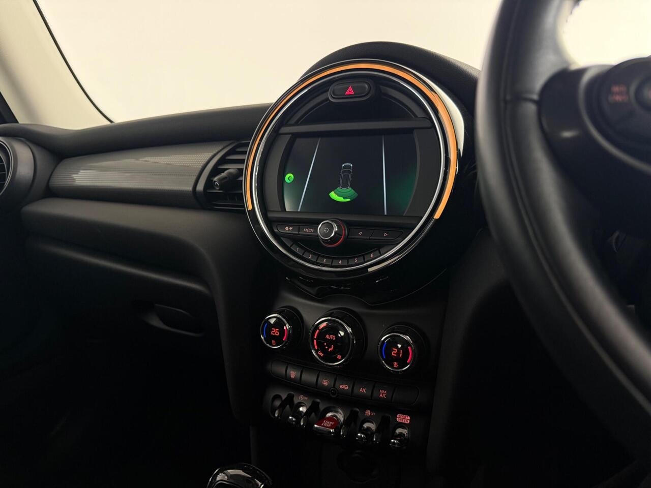 MINI Hatch thumbnail Interior Front