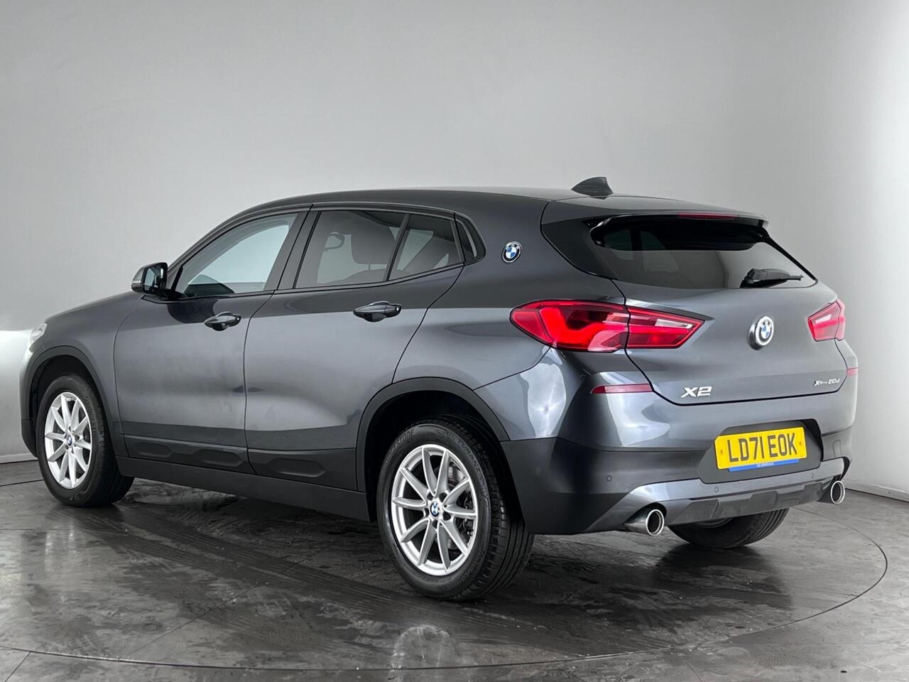BMW X2 thumbnail Rear Left