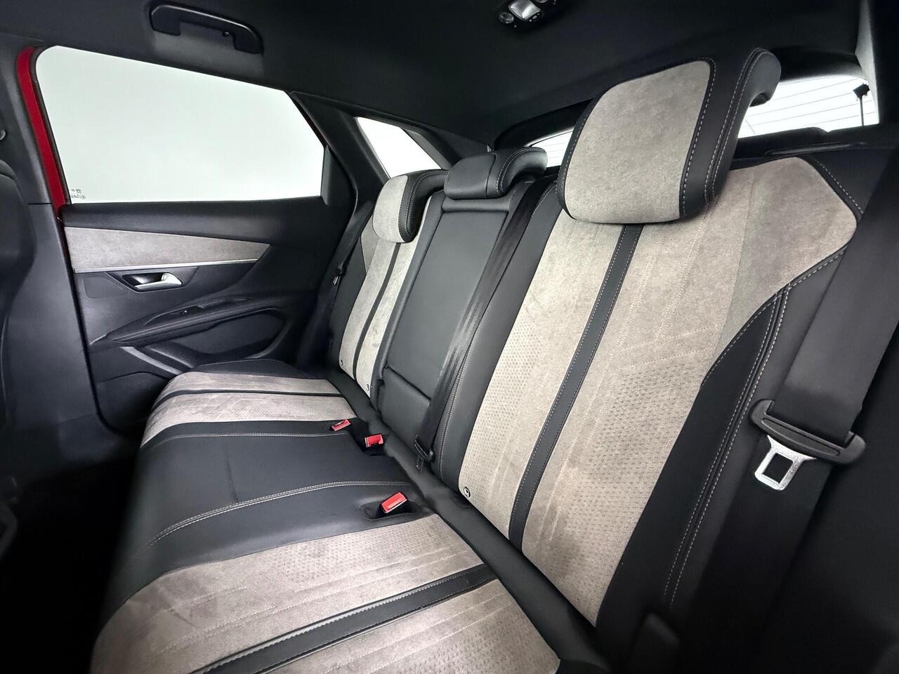 Peugeot 3008 thumbnail Seats Rear