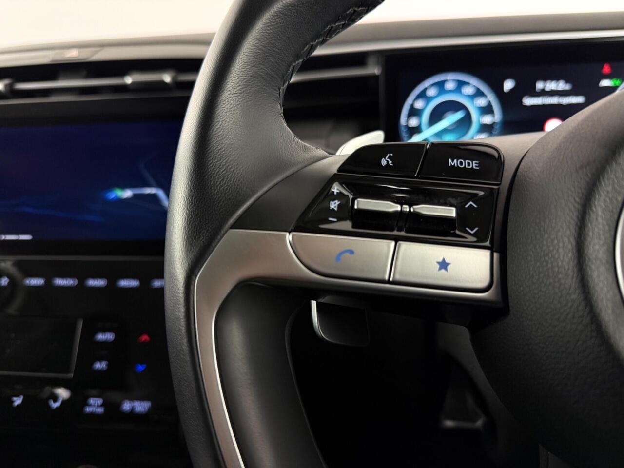 Hyundai TUCSON thumbnail Misc Controls