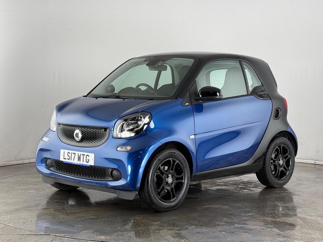 Smart fortwo thumbnail Front Left