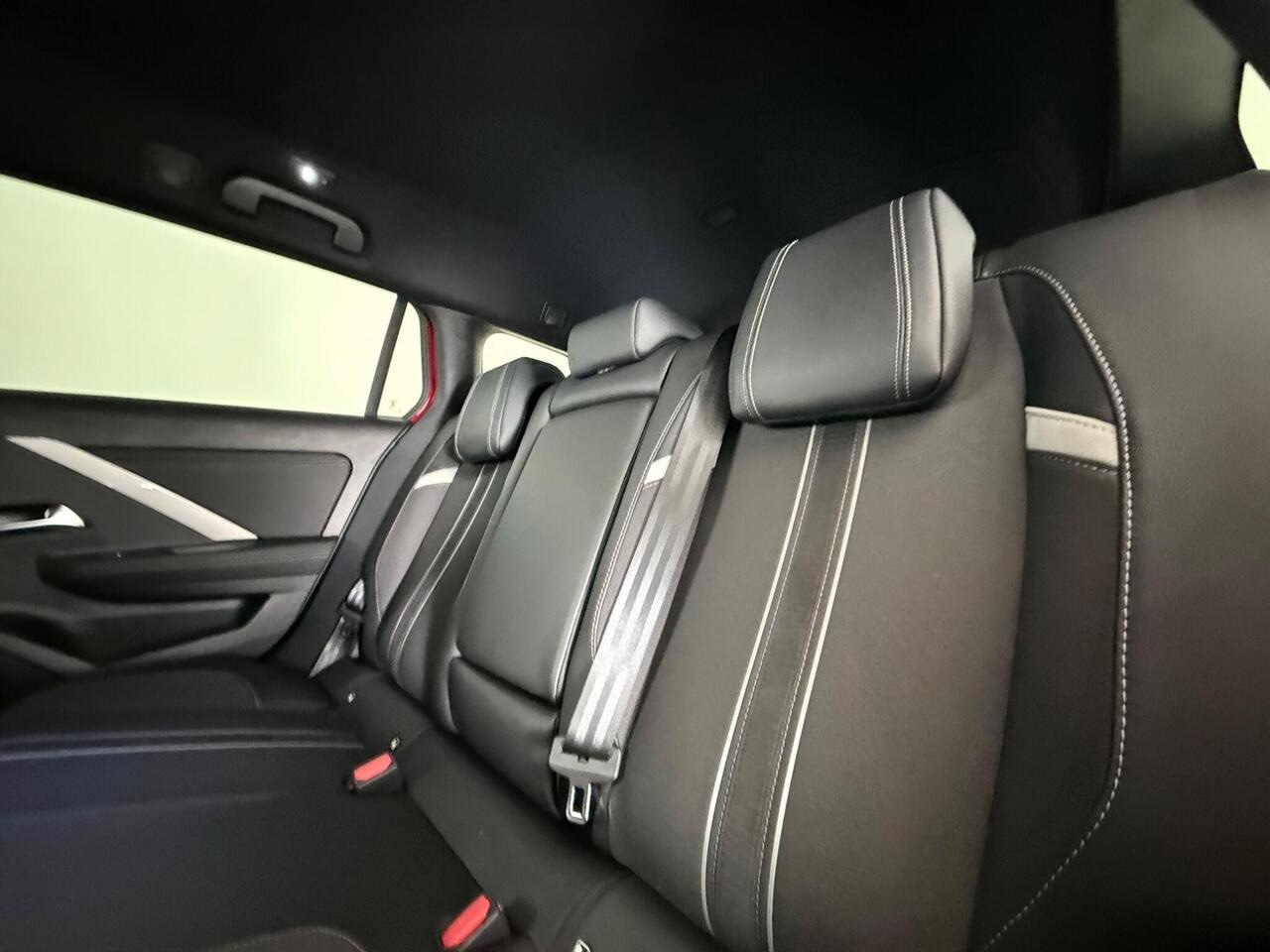 Vauxhall Astra thumbnail Seats Rear