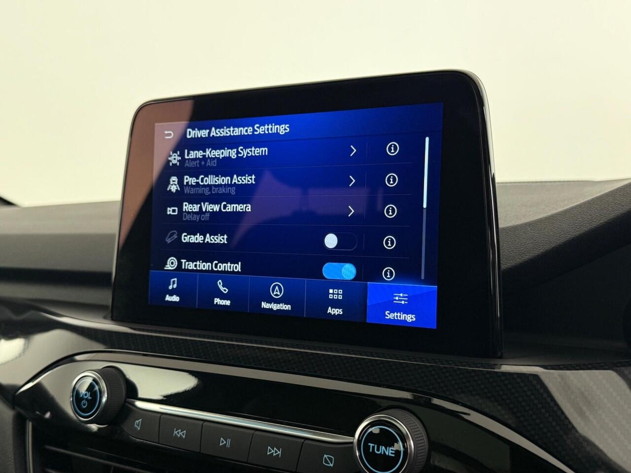 Ford Kuga thumbnail Infotainment System