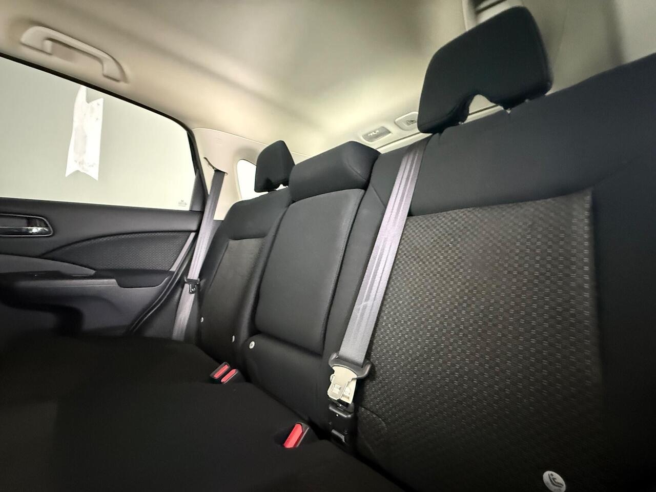 Honda CR-V thumbnail Seats Rear