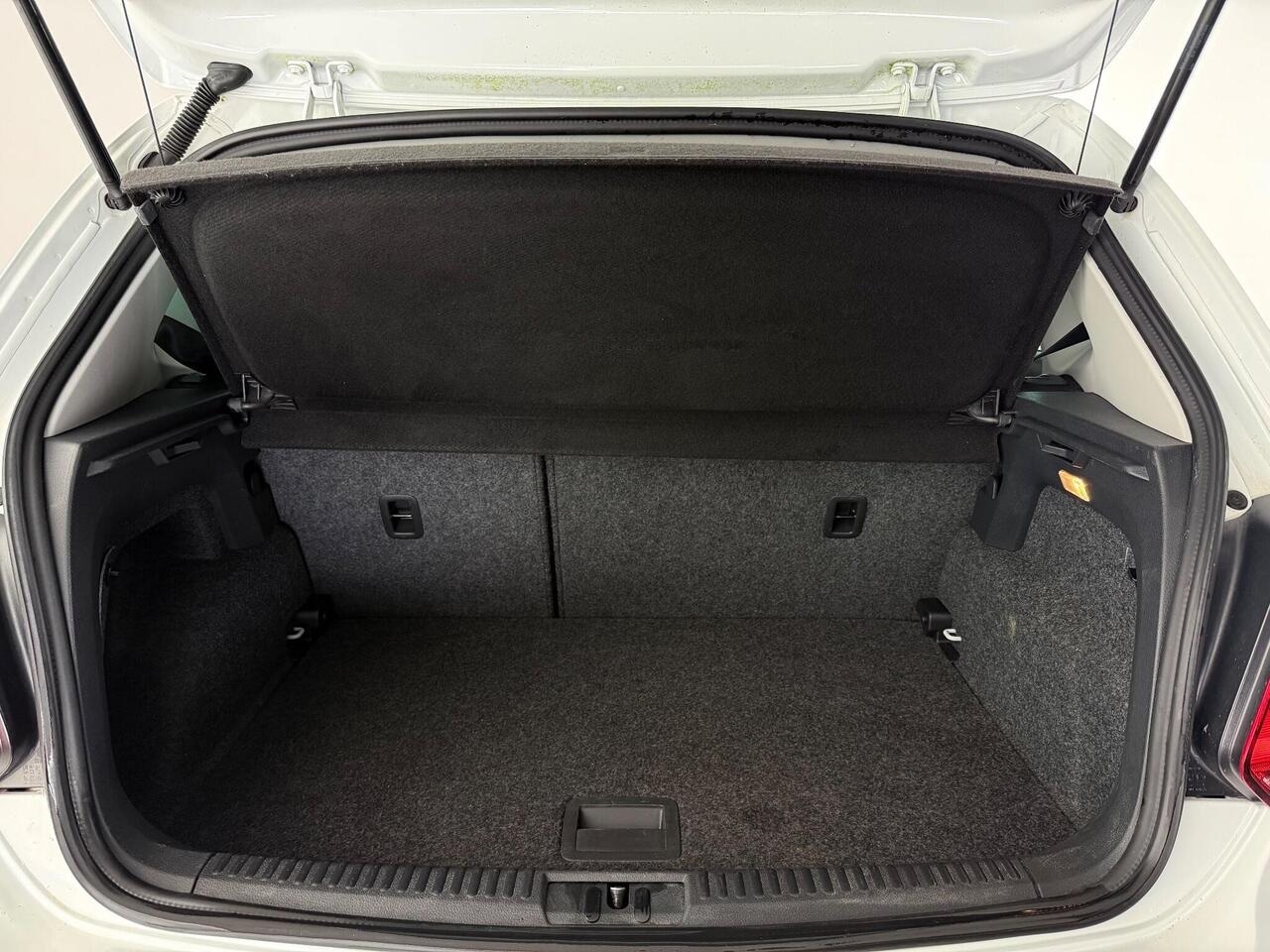 Volkswagen Polo thumbnail Boot