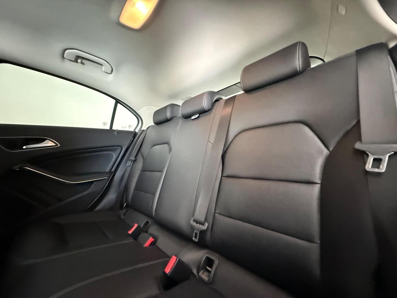 Mercedes-Benz A Class thumbnail Seats Rear