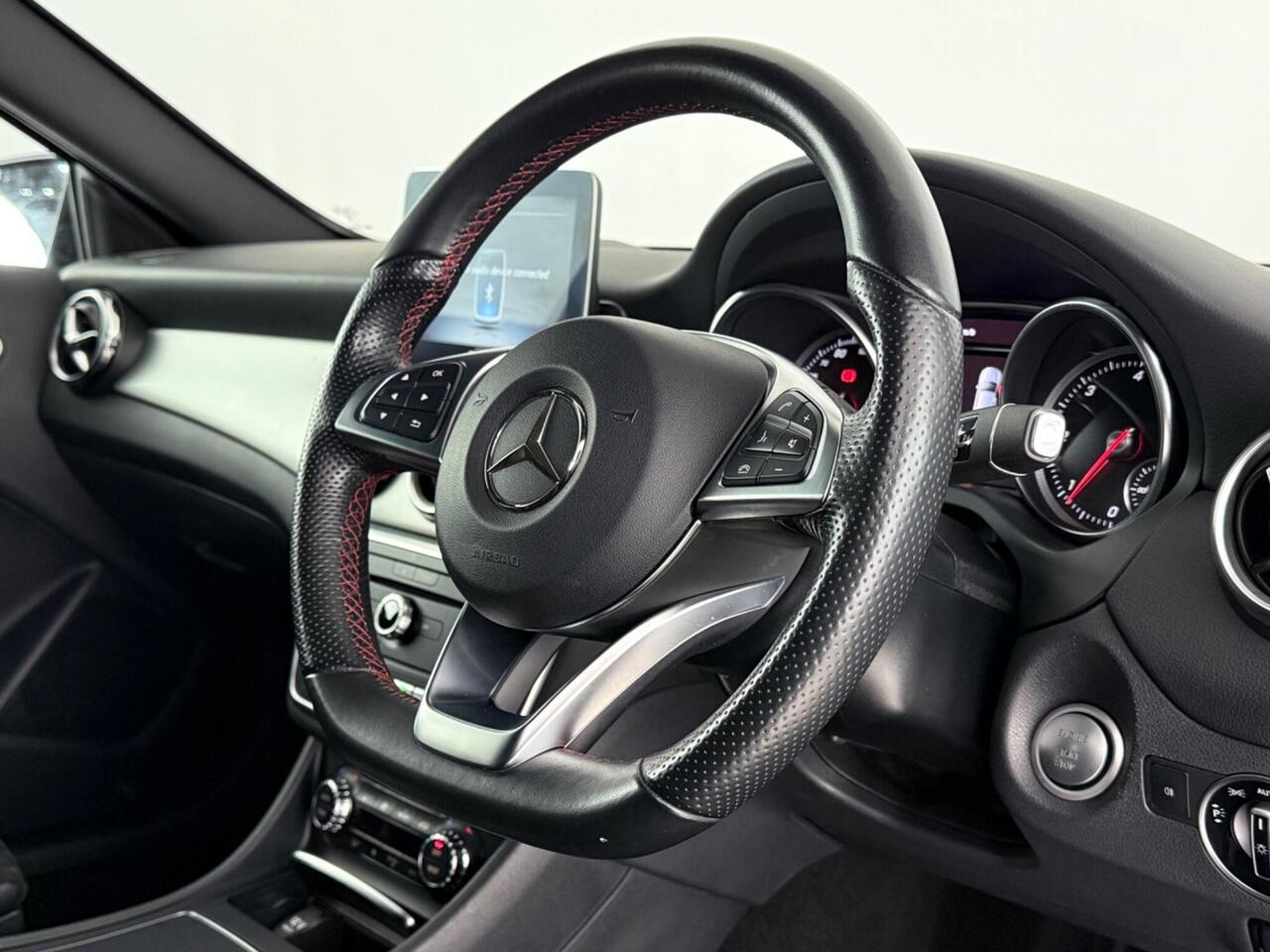 Mercedes-Benz GLA thumbnail Steering Wheel