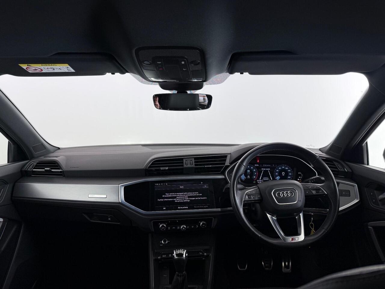 Audi Q3 thumbnail Interior Front
