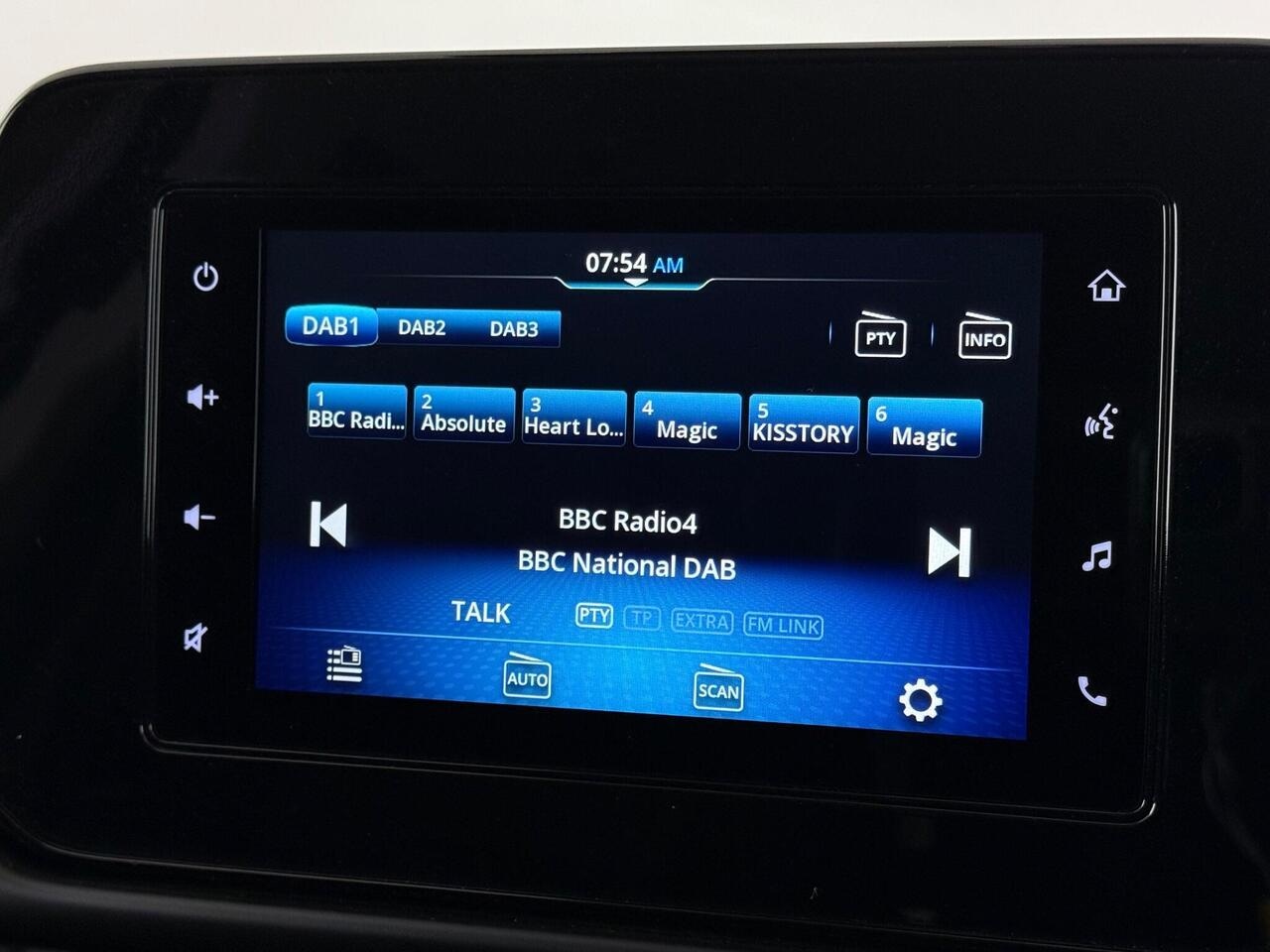 Suzuki S-Cross thumbnail Infotainment System