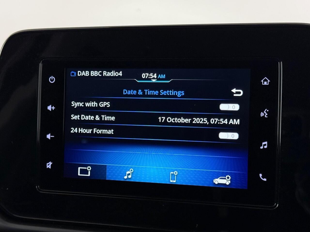 Suzuki S-Cross thumbnail Infotainment System