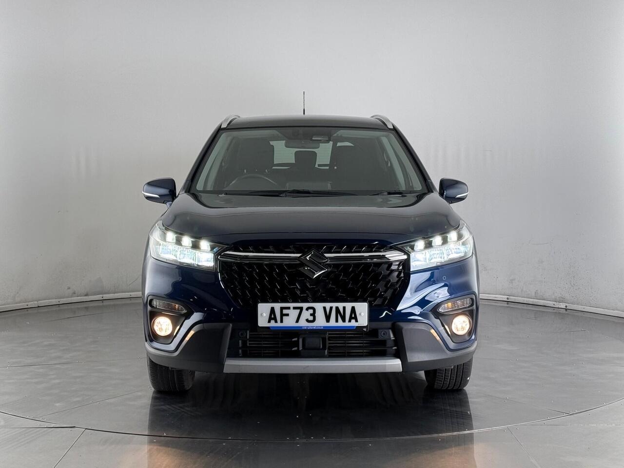Suzuki S-Cross thumbnail Front
