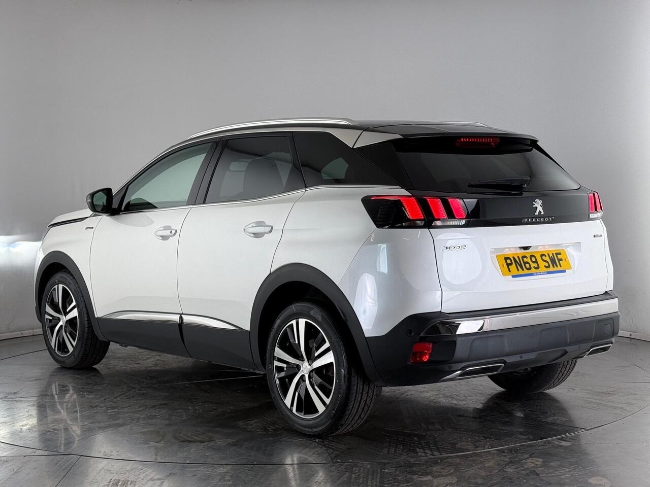Peugeot 3008 thumbnail Rear Left