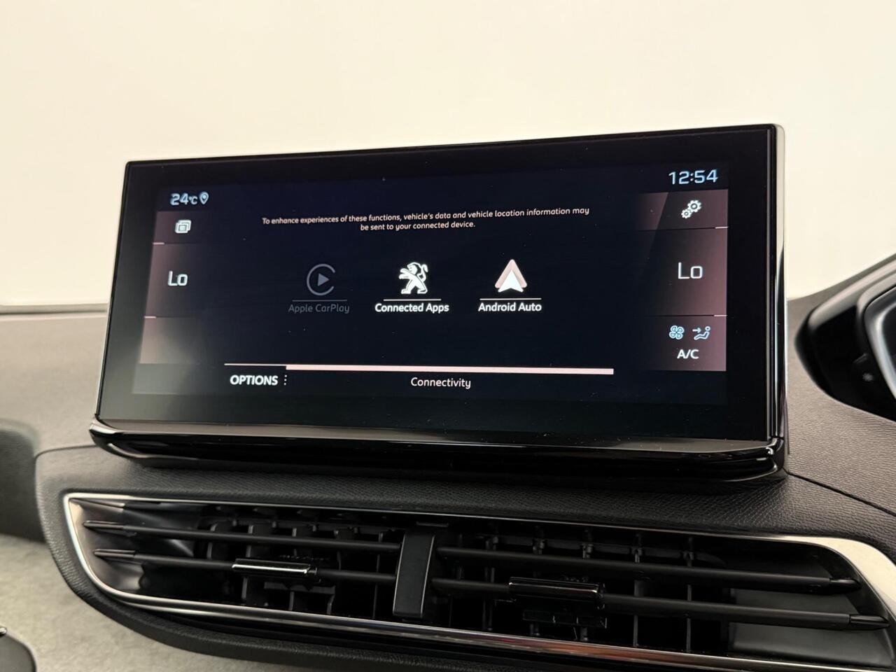 Peugeot 3008 thumbnail Infotainment System
