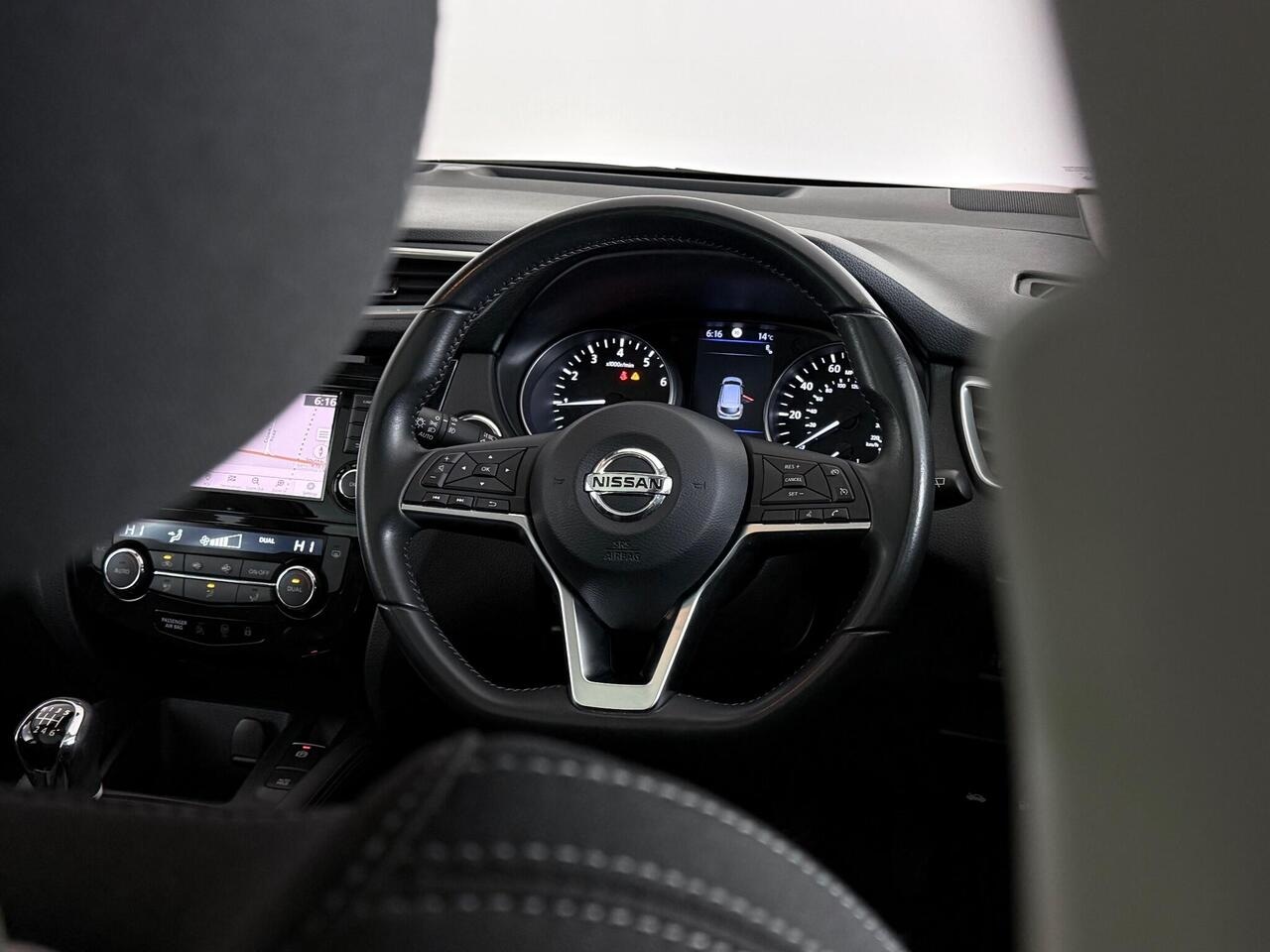 Nissan Qashqai thumbnail Steering Wheel