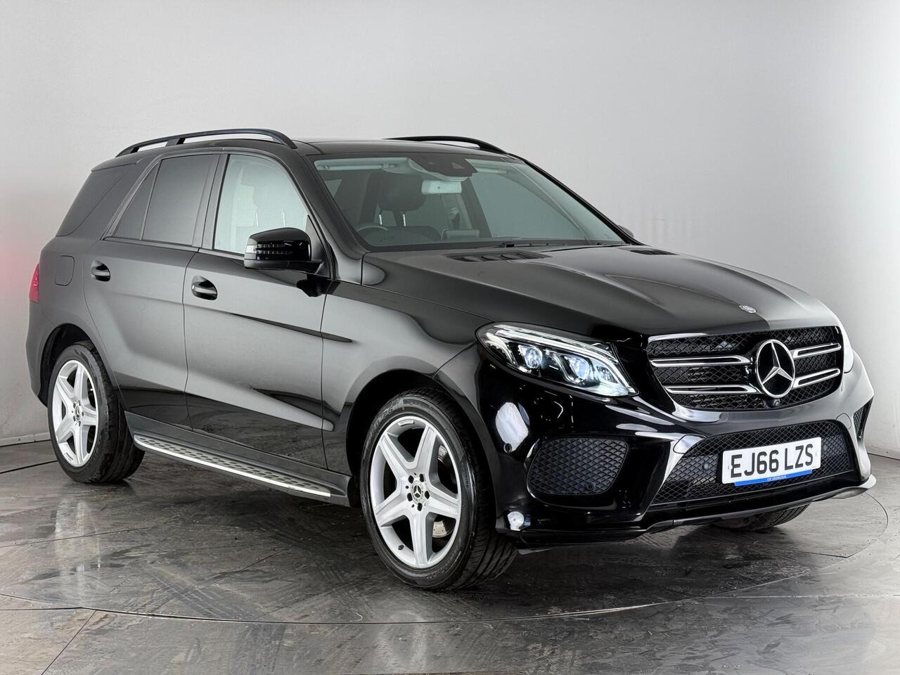 Mercedes-Benz GLE thumbnail Front Right