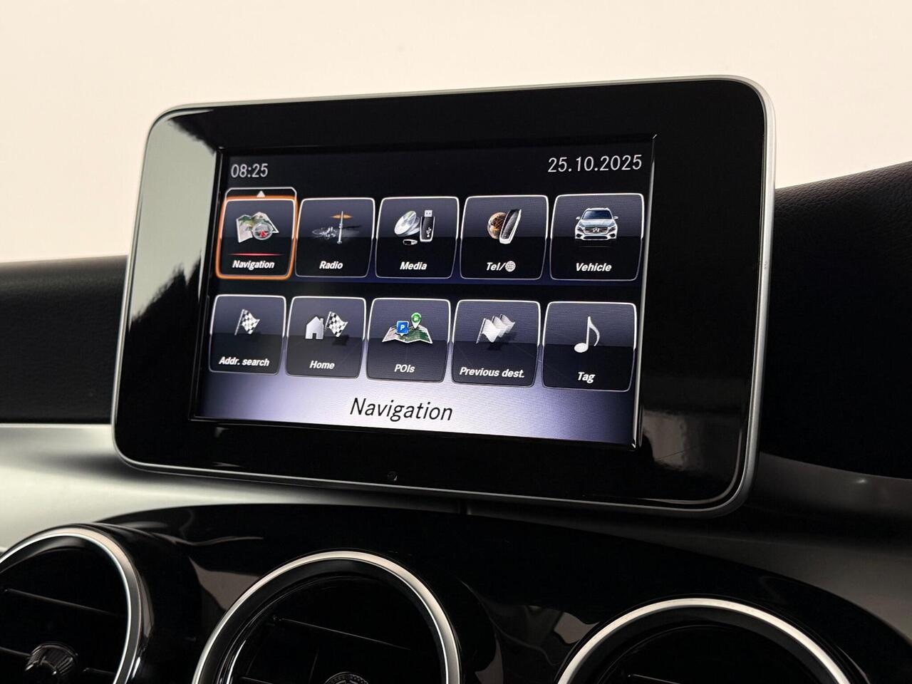 Mercedes-Benz GLC thumbnail Infotainment System