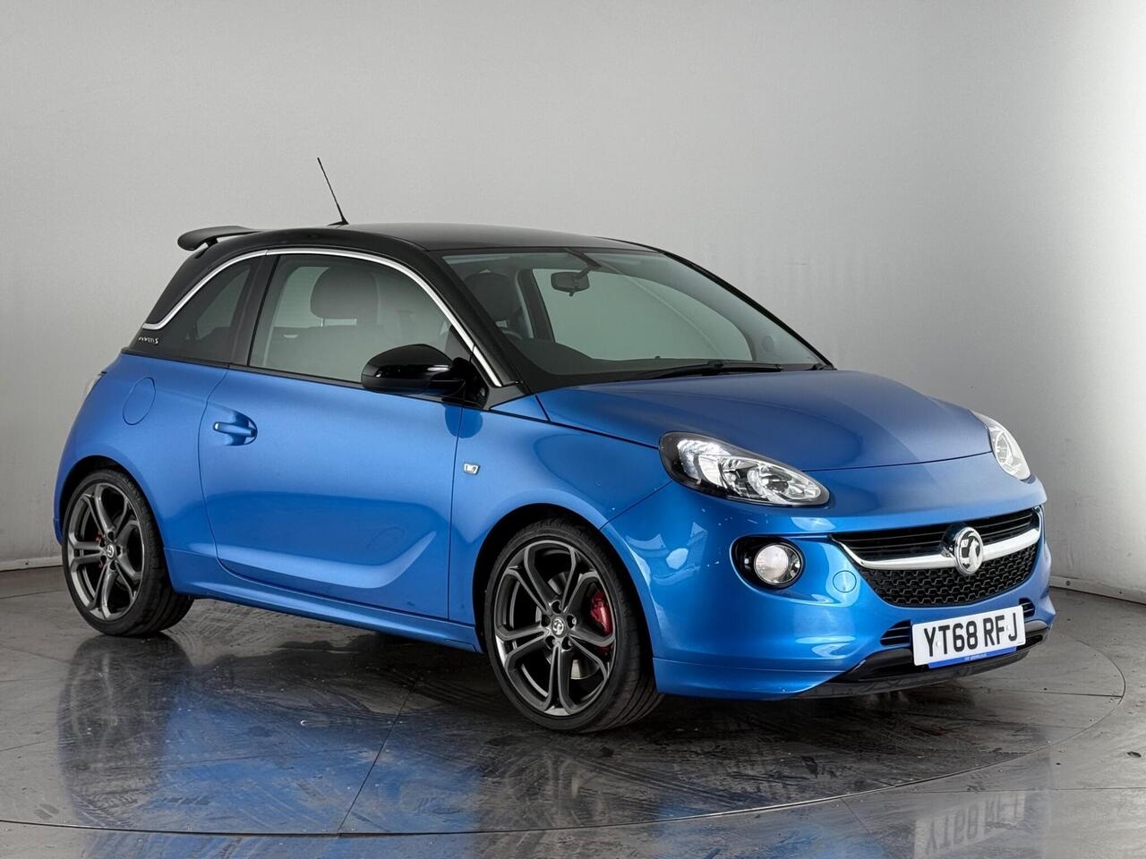 Vauxhall ADAM thumbnail Front Right