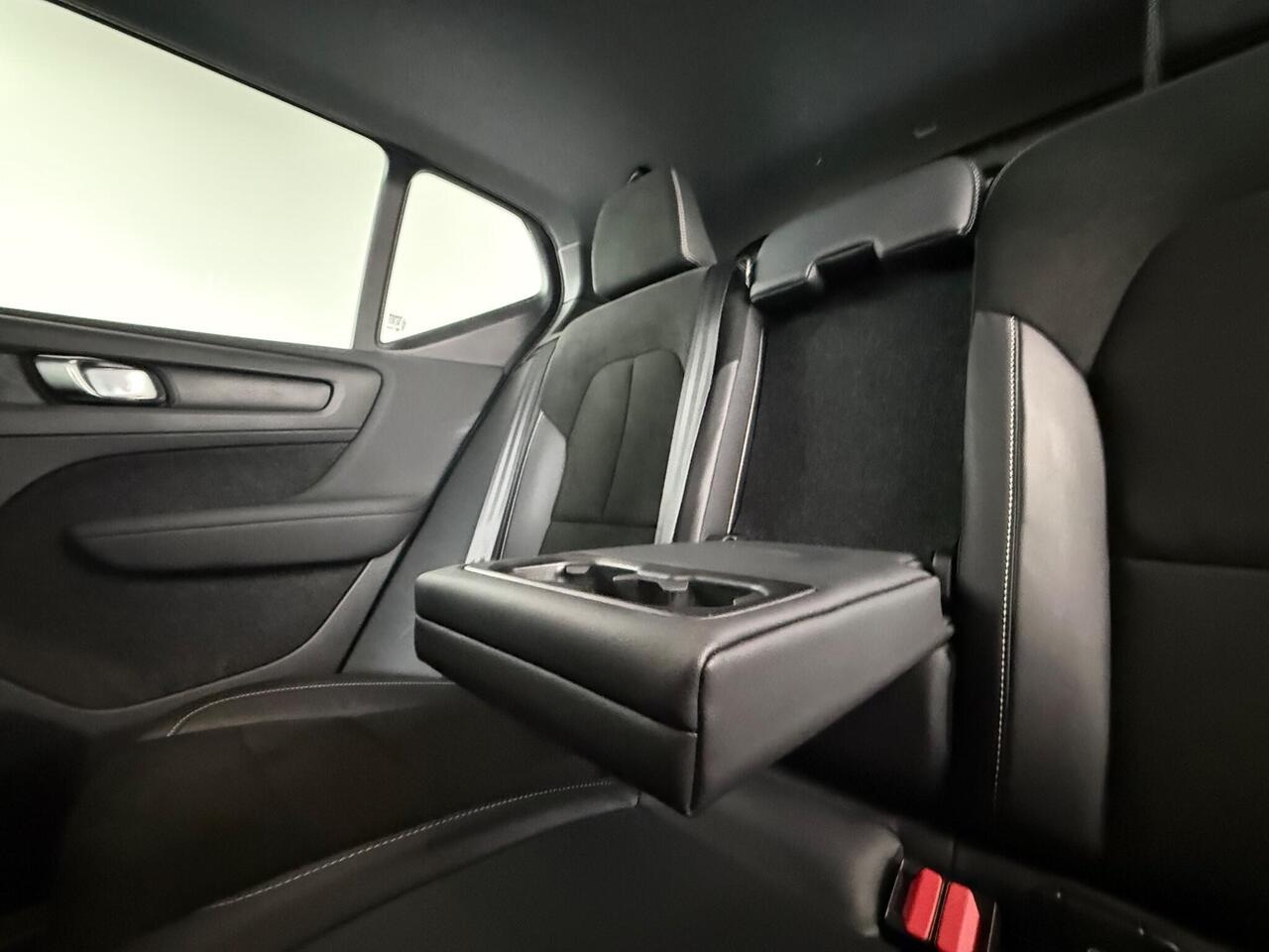 Volvo XC40 thumbnail Seat Front Passenger