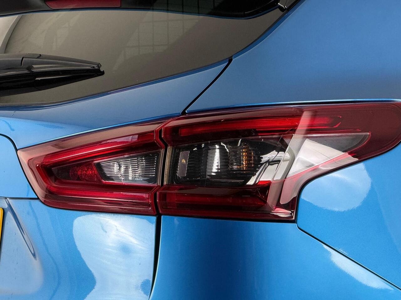 Nissan Qashqai thumbnail Lights Rear