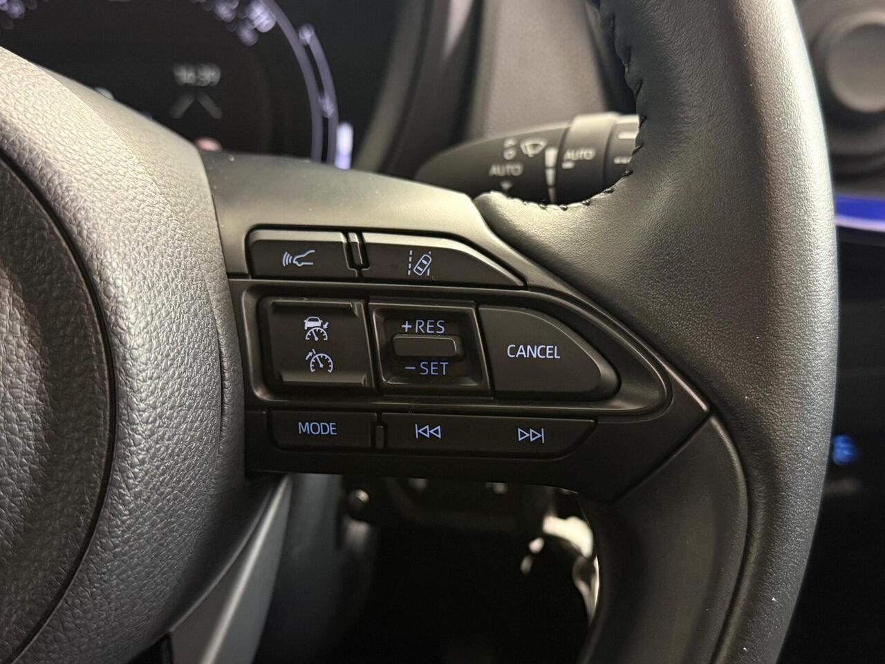 Toyota Aygo X thumbnail Misc Controls