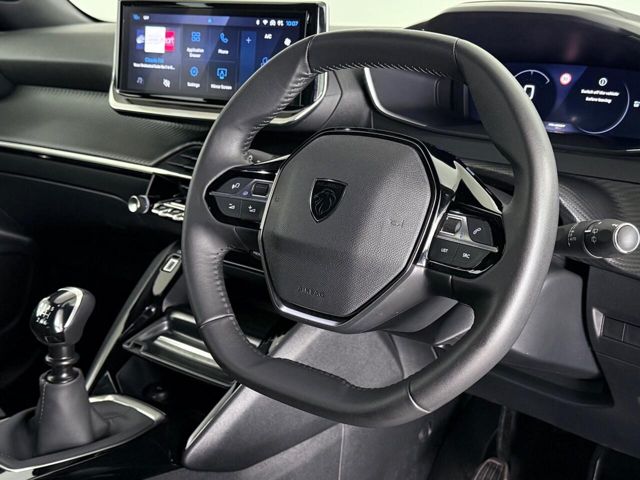 Peugeot 2008 thumbnail Seat Driver