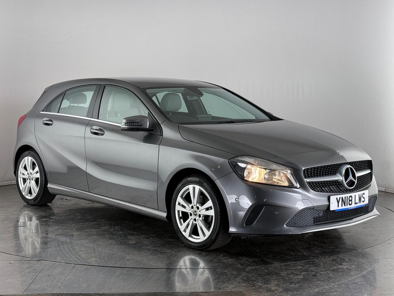 Mercedes-Benz A Class thumbnail Front Right