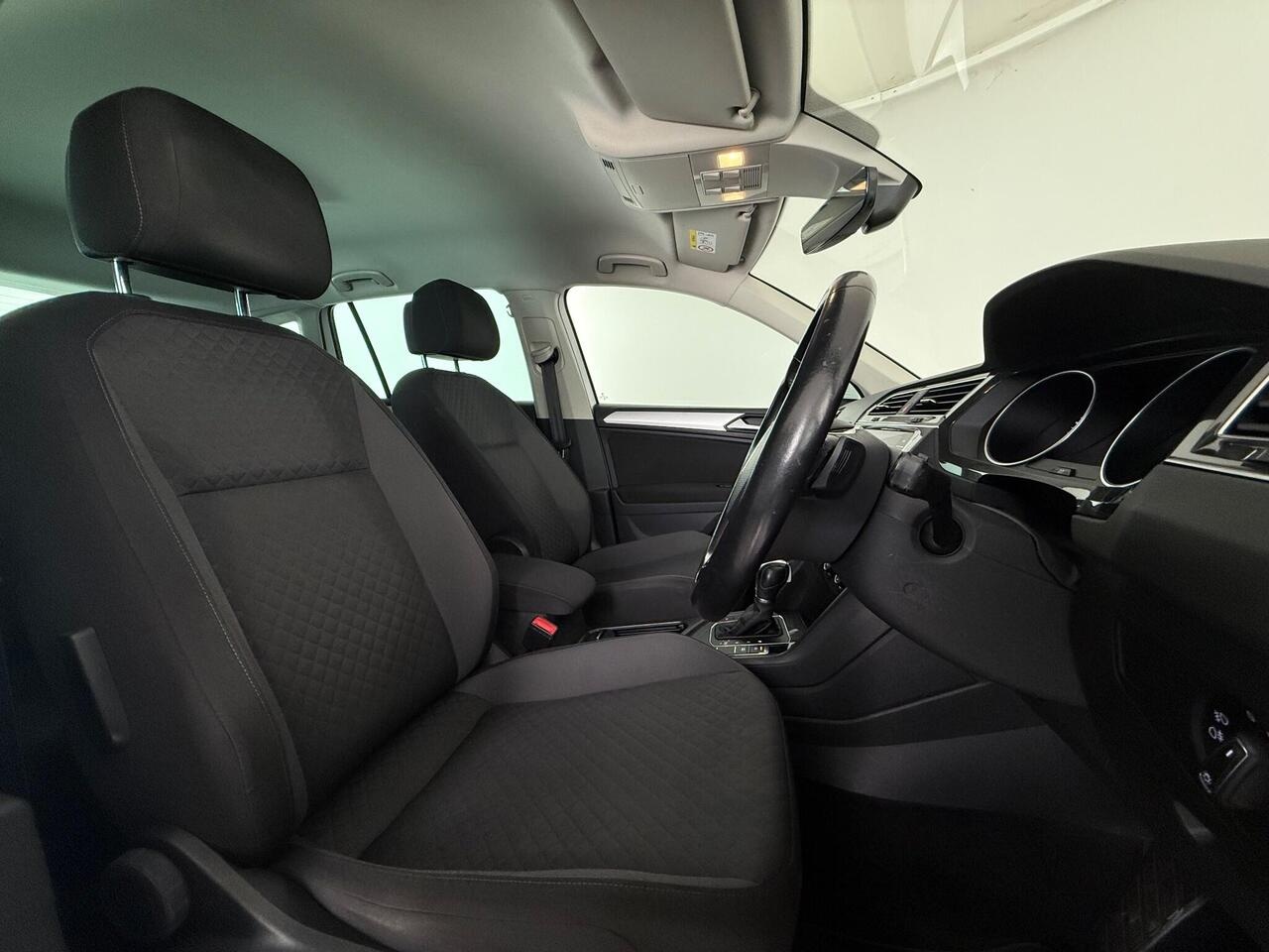 Volkswagen Tiguan thumbnail Seat Driver