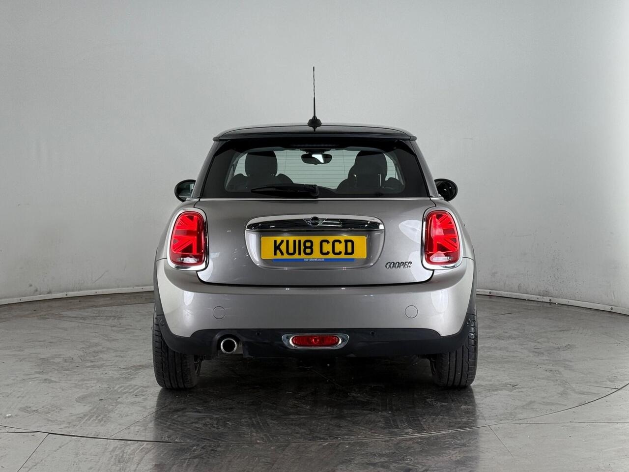 MINI Hatch thumbnail Rear