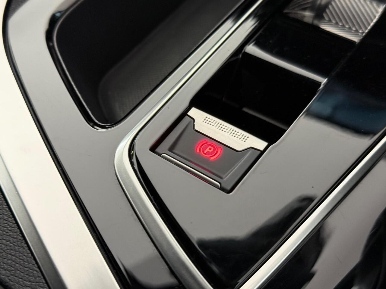 Peugeot 3008 thumbnail Interior Front