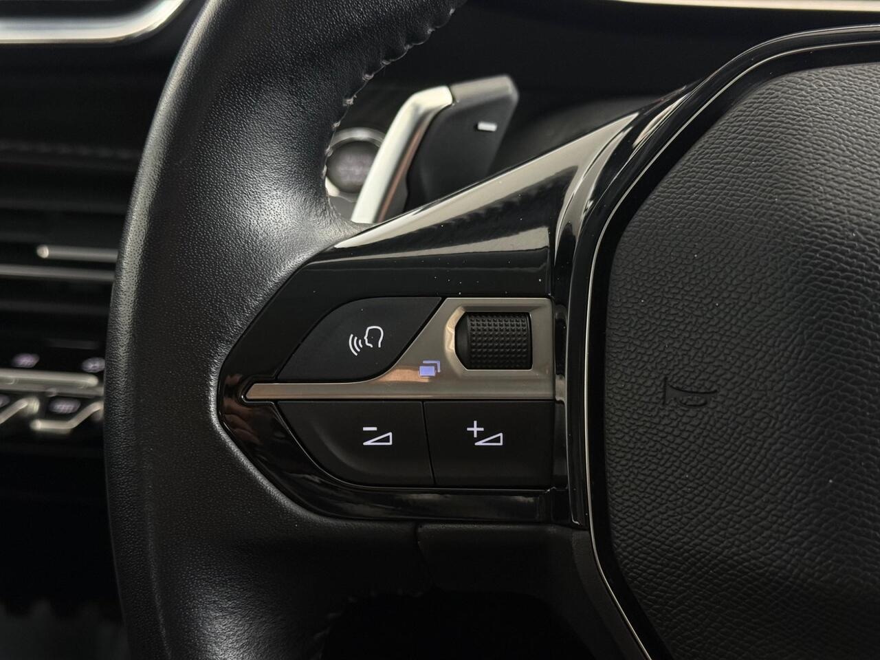 Peugeot 208 thumbnail Misc Controls