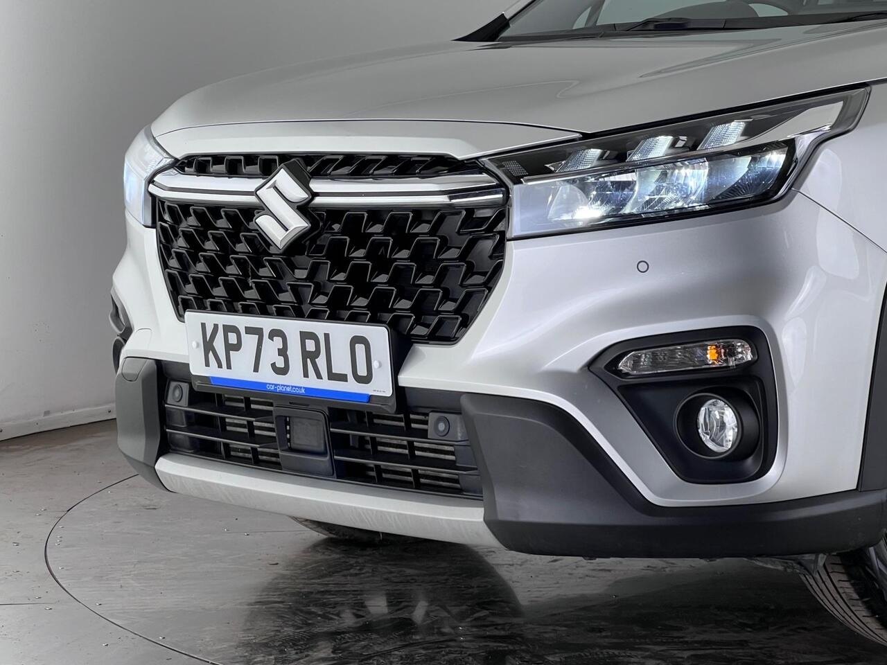 Suzuki S-Cross thumbnail Lights Front