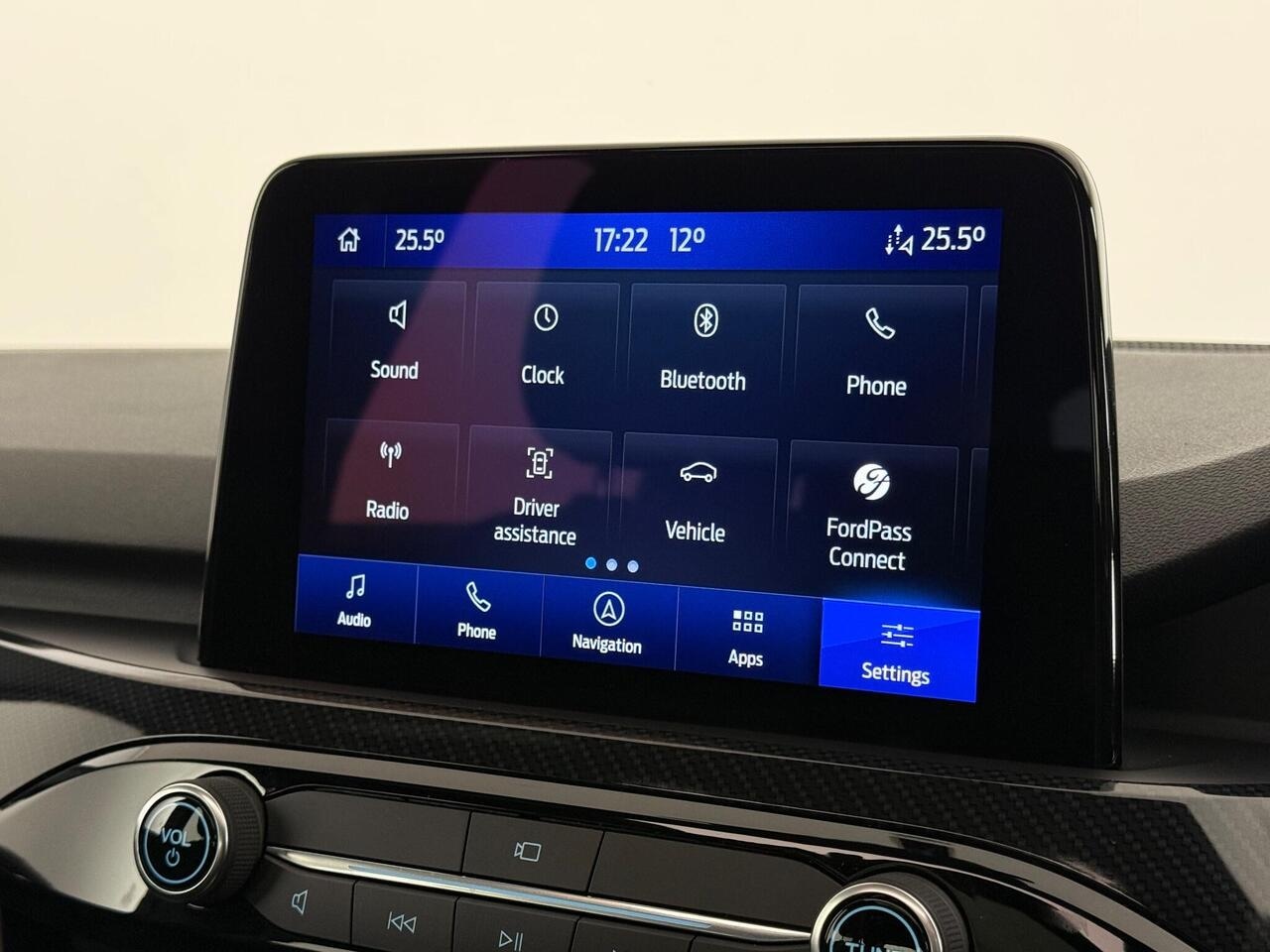 Ford Kuga thumbnail Infotainment System