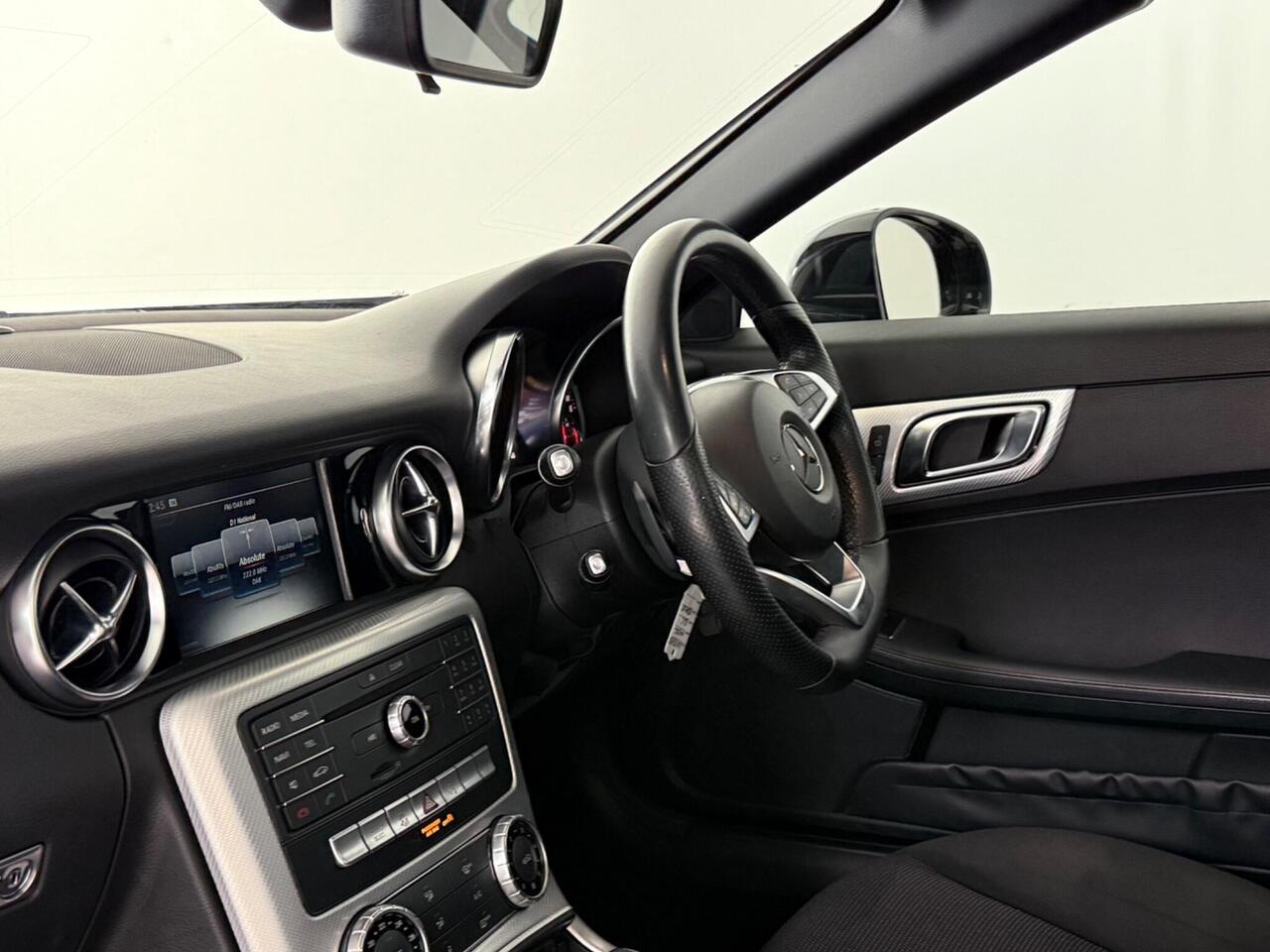 Mercedes-Benz SLC thumbnail Interior Front