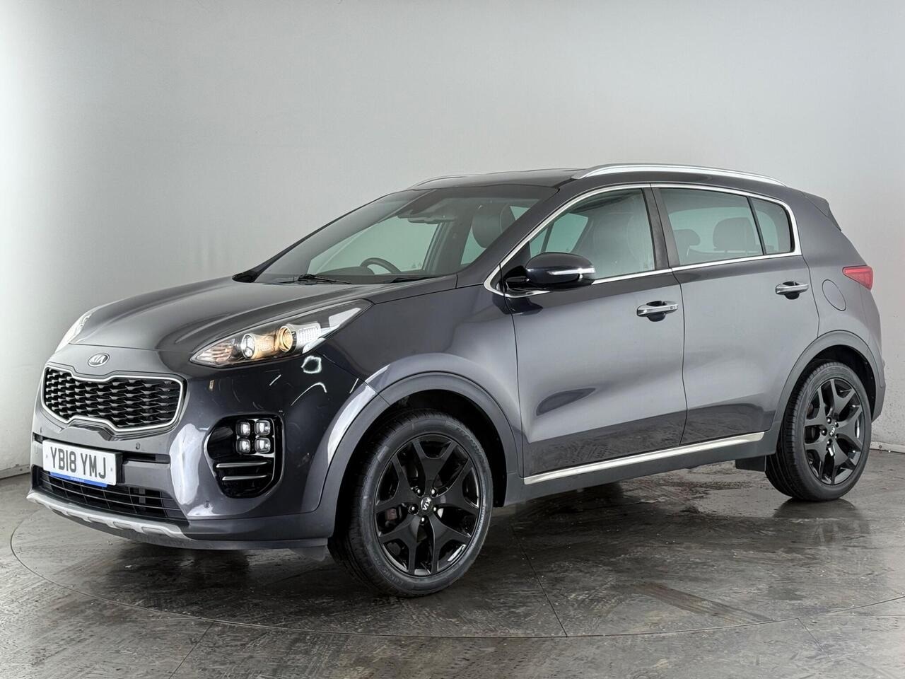 Kia Sportage thumbnail Front Left