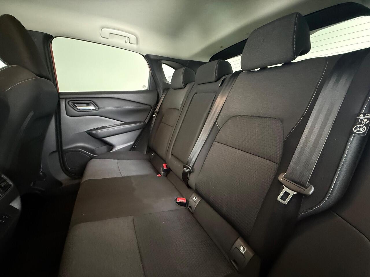 Nissan Qashqai thumbnail Seats Rear