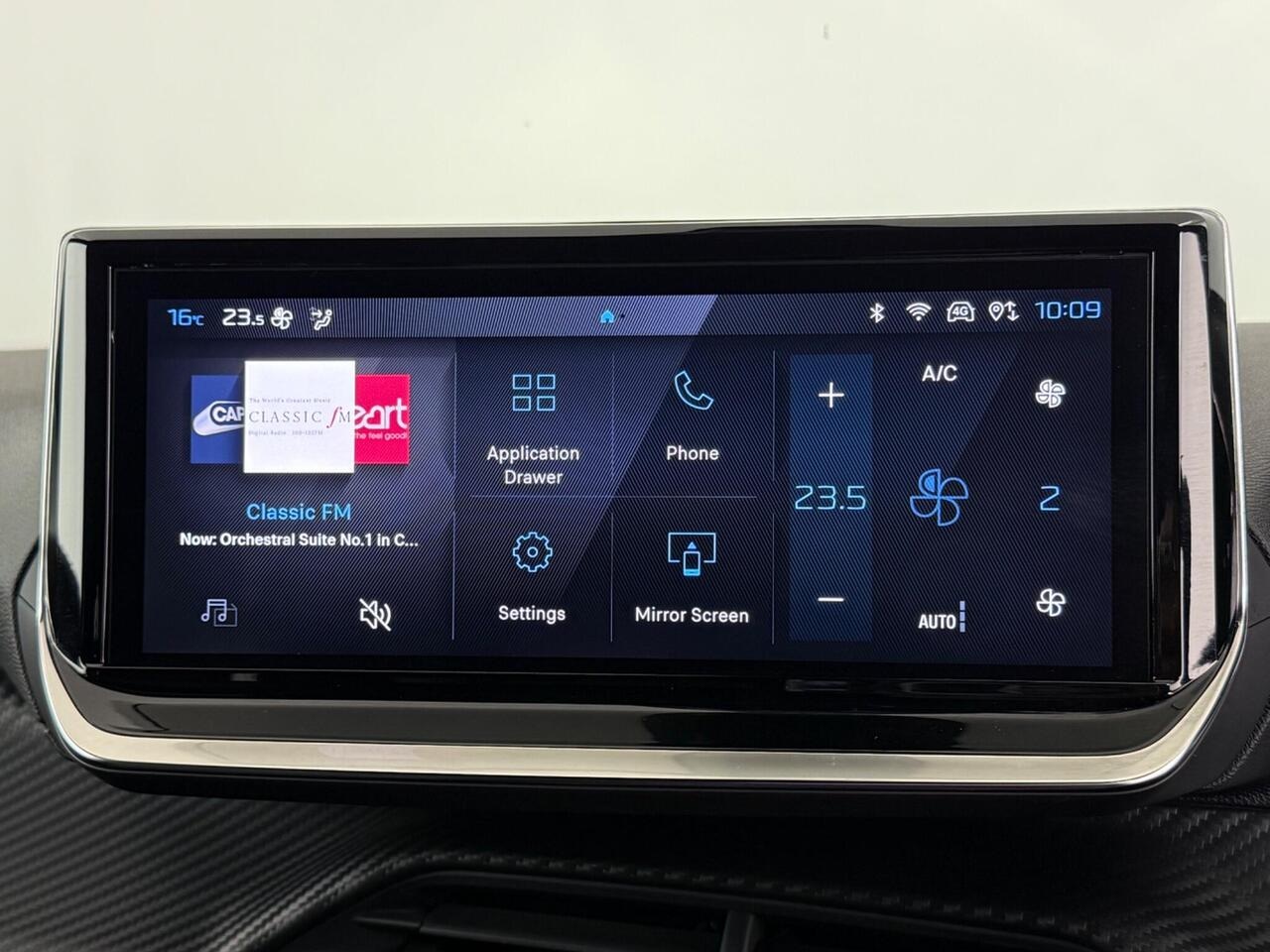 Peugeot 2008 thumbnail Infotainment System