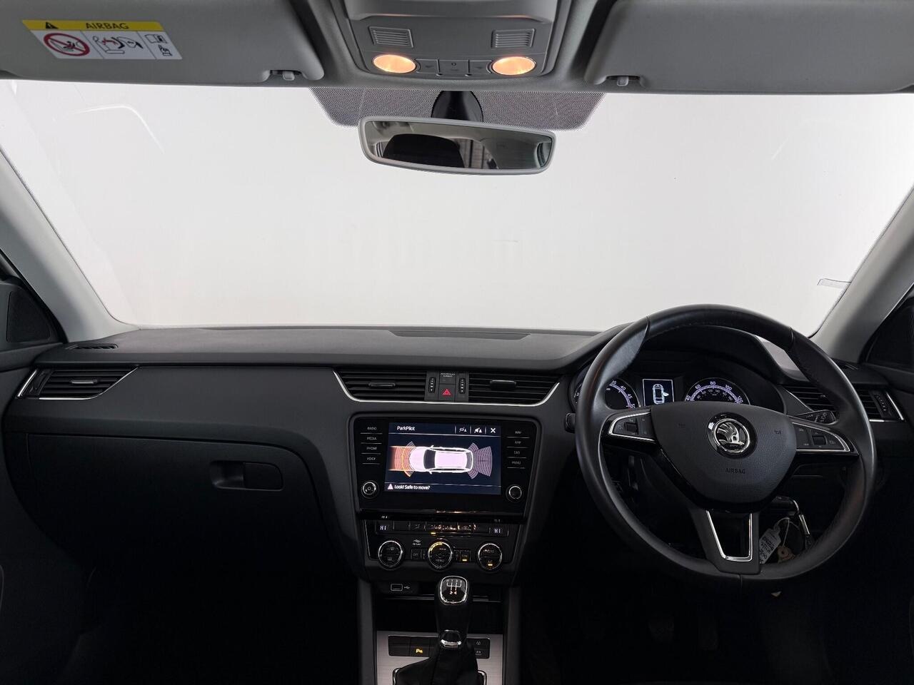 Skoda Octavia thumbnail Interior Front