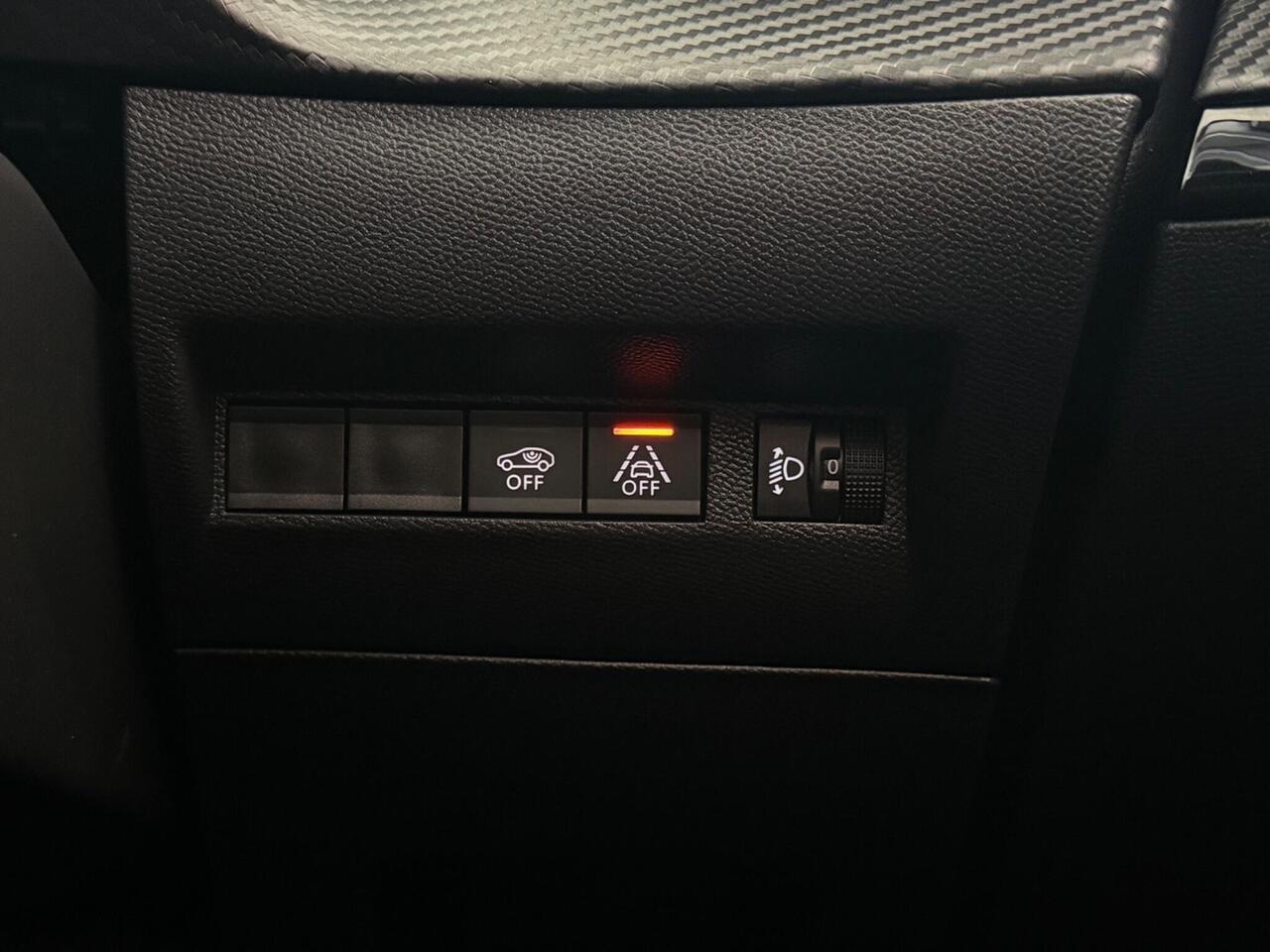 Peugeot 2008 thumbnail Misc Controls