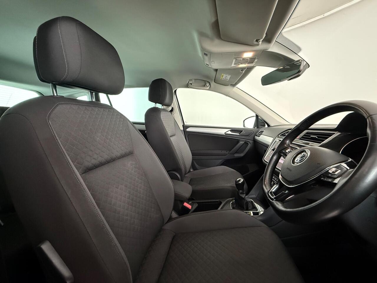 Volkswagen Tiguan thumbnail Seat Driver