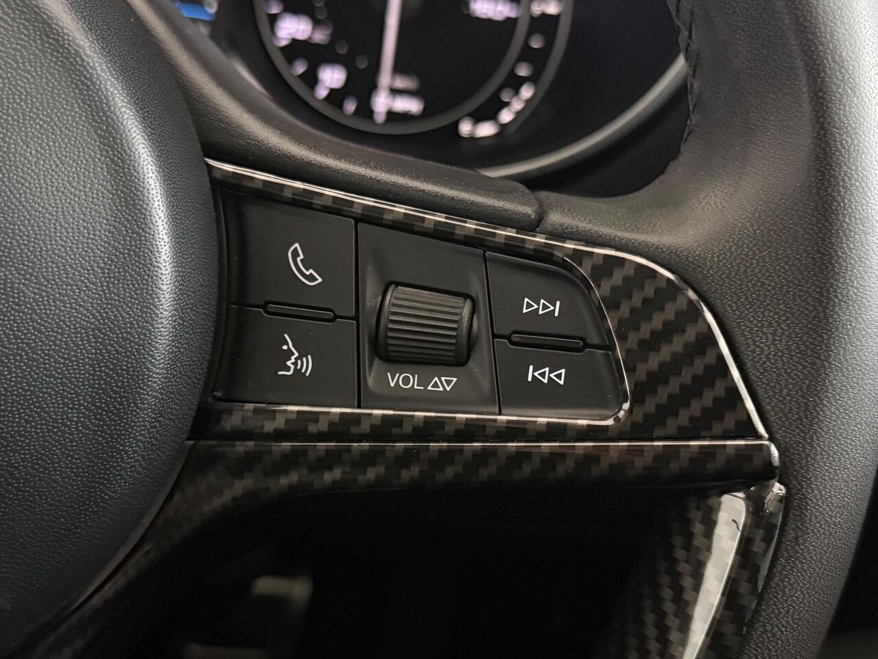 Alfa Romeo Stelvio thumbnail Misc Controls