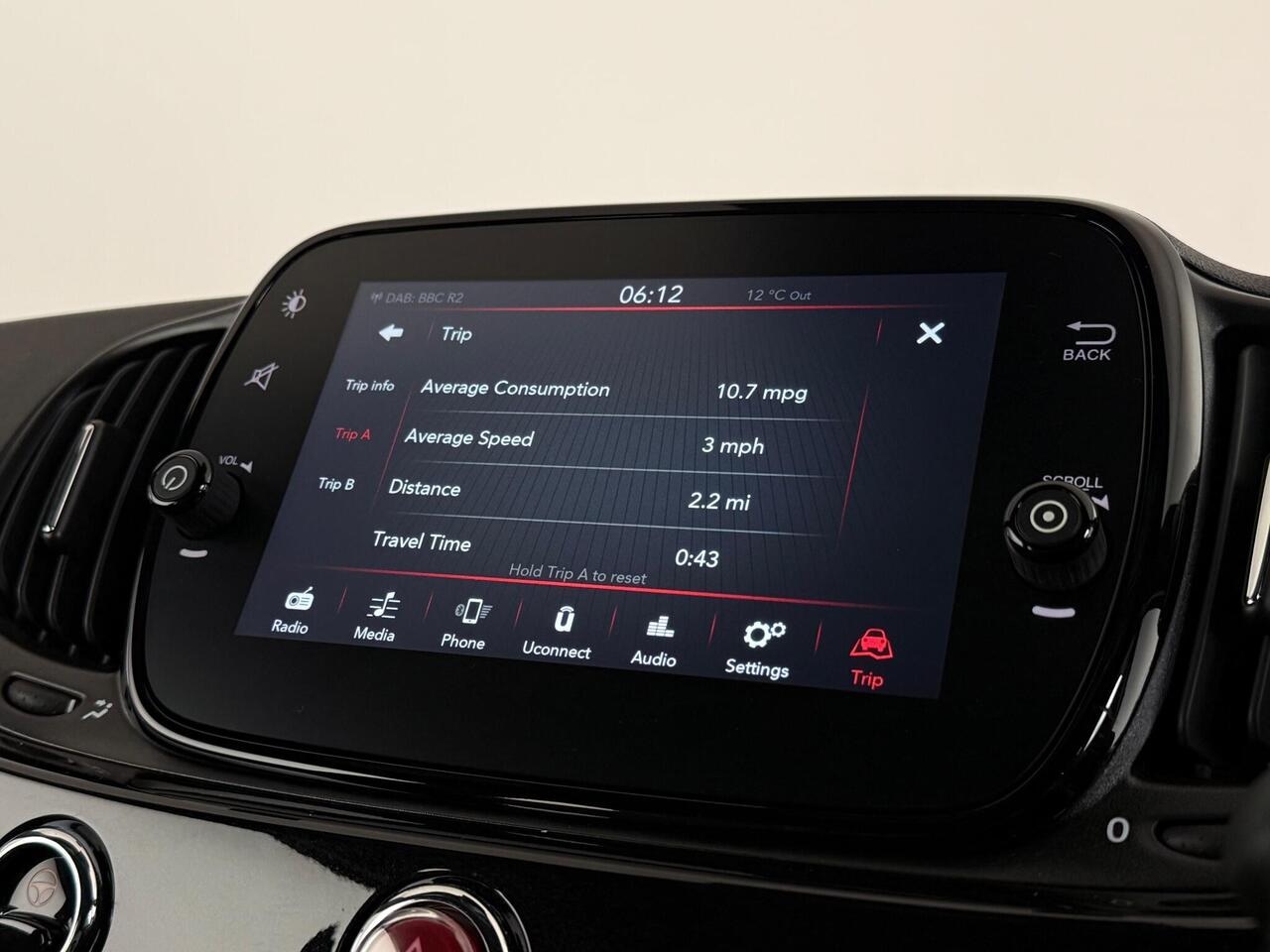 Fiat 500C thumbnail Infotainment System