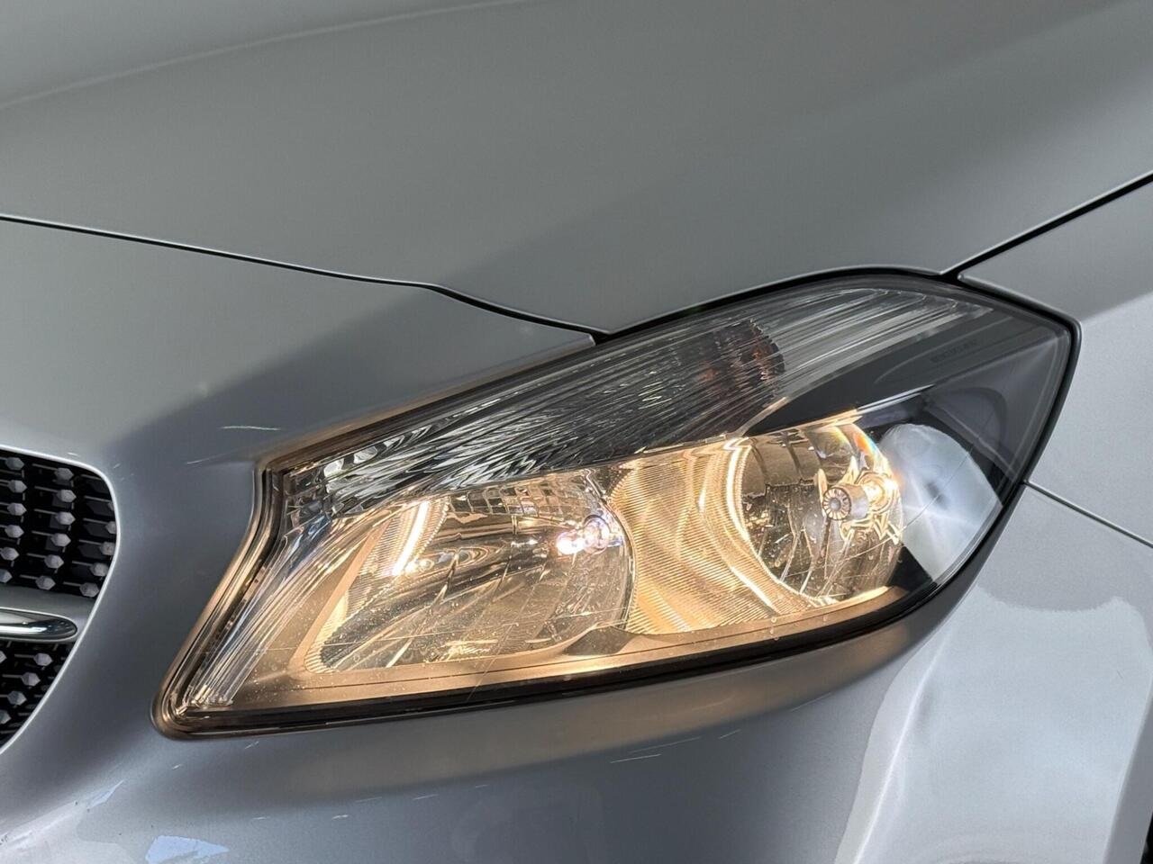 Mercedes-Benz A Class thumbnail Lights Front