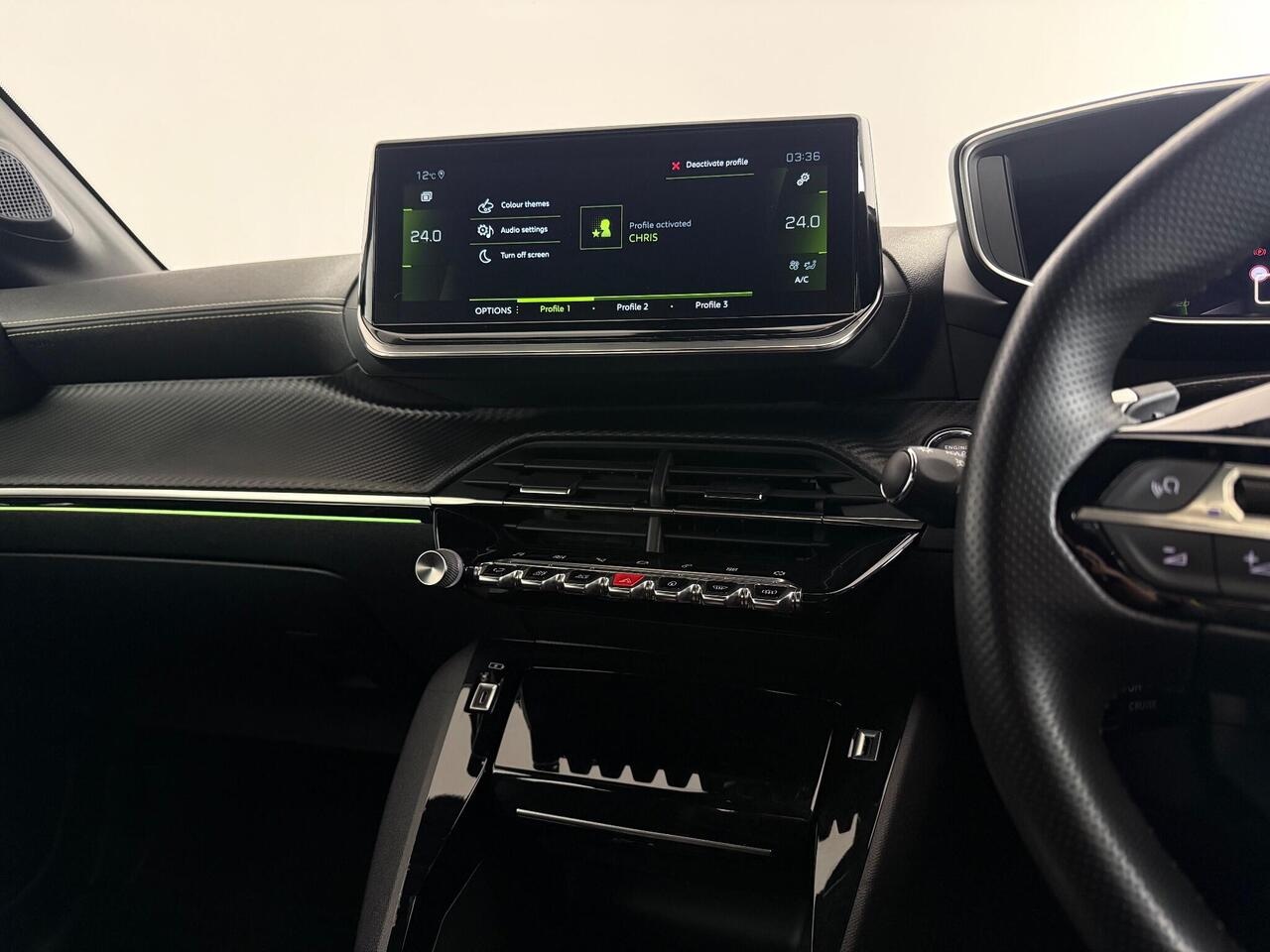 Peugeot 208 thumbnail Infotainment System