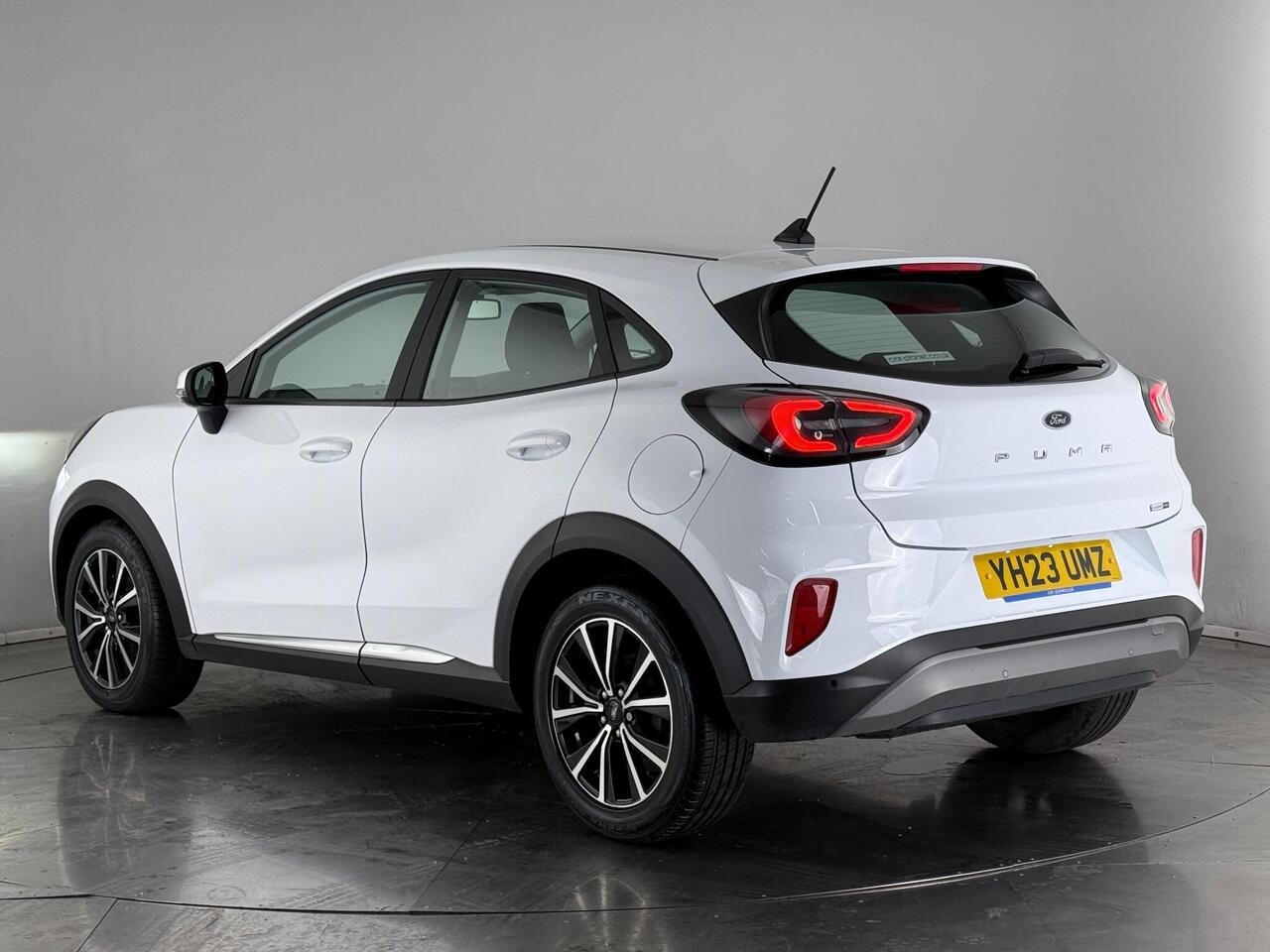 Ford Puma thumbnail Rear Left